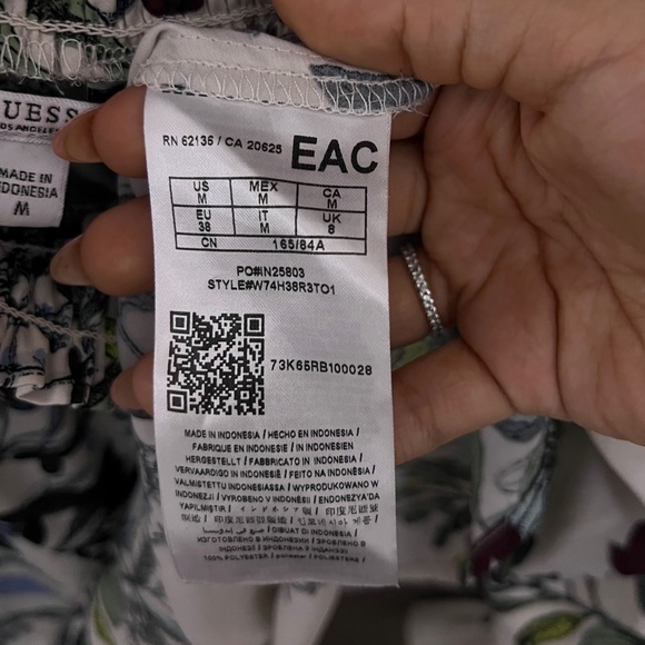 GUESS: Top off shoulder - Picture 6 of 6